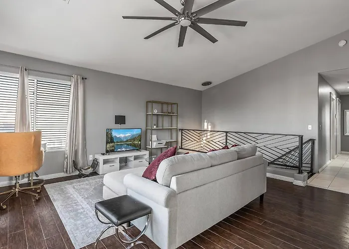 Spacious Entire 4b & 2.5b In Arizona *