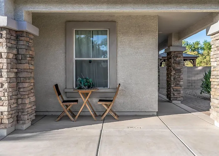 Spacious Entire 4b & 2.5b In Arizona Holiday home Avondale