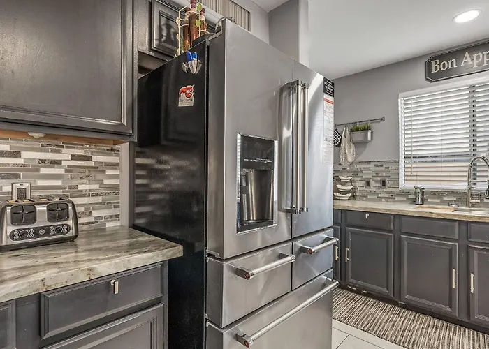 Spacious Entire 4b & 2.5b In Arizona