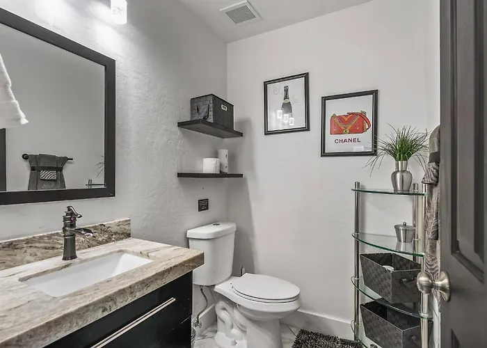 Spacious Entire 4b & 2.5b In Arizona