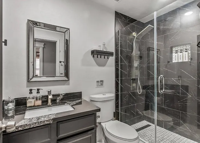 Spacious Entire 4b & 2.5b In Arizona Avondale