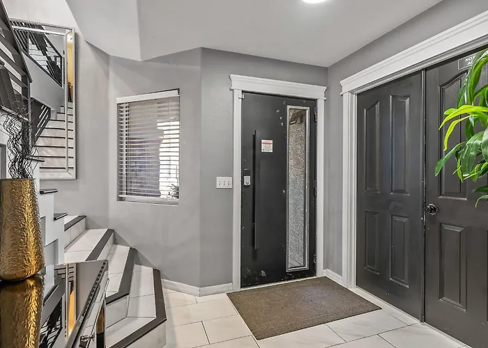 Spacious Entire 4b & 2.5b In Arizona * Avondale