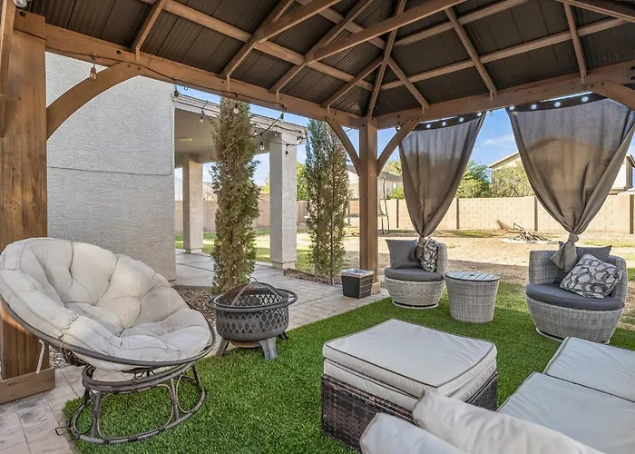 Spacious Entire 4b & 2.5b In Arizona